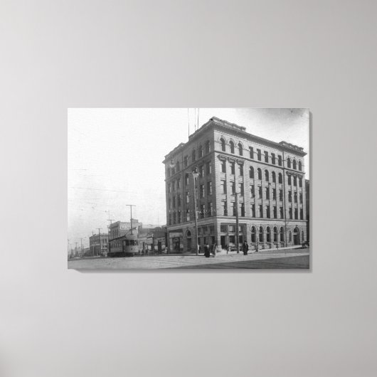 Toile Au coin de l'avenue Hewitt (Recto)