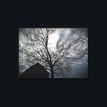 Toile Automne Lune Ciel Moderne Noir & Blanc<br><div class="desc">Cette image simple mais étonnante présente une grange rustique la nuit avec un nuage d'hiver plein ciel de pleine lune et des arbres nus. Créé par Simply Farmhouse Press.</div>