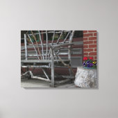 Toile Banc et fleurs de branches d'arbre rustique (Recto)