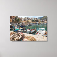 Bateaux de pêche dans le port de Castellammare del