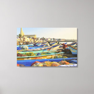 Toile Bateaux en préparation pour la pêche, L'église de