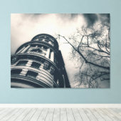 Toile Bâtiment architectural noir et blanc et arbre (Insitu (Plancher de Bois))