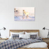 Toile Beau cheval blanc galopant dans la neige (Insitu(Chambre))