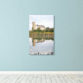 Toile Belle grange réfléchie dans l'étang (Insitu (Plancher de Bois))