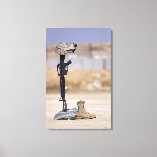 Toile Bottes, fusils, étiquettes de chien et casque de p (Recto)