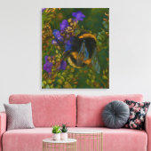 Toile Bumblebebe parmi les fleurs violettes (Insitu(Salon))