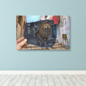 Toile Caméra Crayon Vs - Lion Puissant (Insitu (Plancher de Bois))
