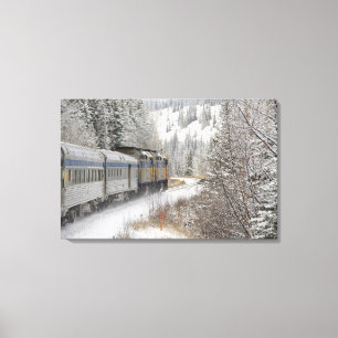 Toile Canada, Alberta. Train de neige de VIA Rail entre