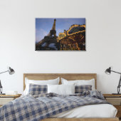 Toile Carrousel le soir au bord de la Tour Eiffel, (Insitu(Chambre))