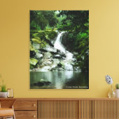 Toile Cascade d'eau verte luxuriante et tranquille paysa (Insitu(Salon))