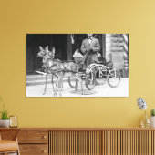 Toile Cerf entraîné attelé à un Odd Sleigh sur roue (Insitu(Salon))