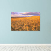 Toile Champ d'orge de mûrissement le long de la roche (Insitu (Plancher de Bois))