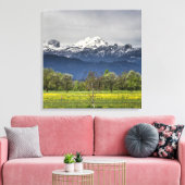 Toile Champ vert avec alpes neigeuses (Insitu(Salon))