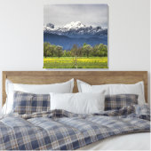 Toile Champ vert avec alpes neigeuses (Insitu(Chambre))