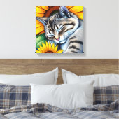 Toile Chat gris mignon dormant avec tournesol (Insitu(Chambre))