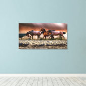 Toile Chevaux courir dans le Surf océanique au coucher d (Insitu (Plancher de Bois))