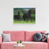 Toile Chevaux de Thoroughbred en champ de fleurs (Insitu(Salon))