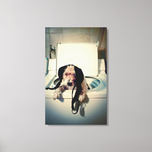 Toile Chien aidant avec le lavage