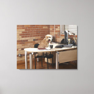 Toile Chien se reposant au bureau