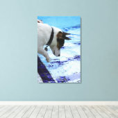 Toile Chien touchant l'eau à la piscine (Insitu (Plancher de Bois))