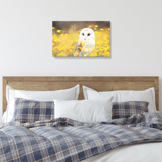 Toile Chouette d'étable en champ de fleurs jaunes (Insitu(Chambre))