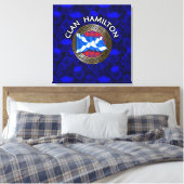 Toile Clan Hamilton Tartan Knot & Flag (Insitu(Chambre))