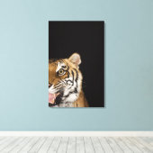 Toile Close up of roaring tiger's face (Insitu (Plancher de Bois))