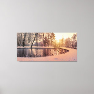 Toile Coucher de soleil sur le parc avec petit lac gelé