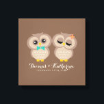 Toile Cute Owl Couple<br><div class="desc">Illustration adorable de deux chouettes. Personnalisez-le avec vos noms et votre date mariage pour une belle tenue.</div>