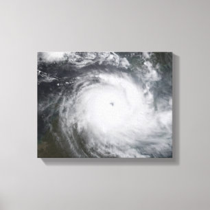 Toile Cyclone Monica dans l'océan de South Pacific