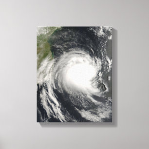 Toile Cyclone tropical Favio approchant la Mozambique