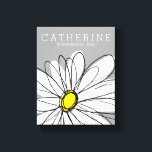 Toile Daisy tendance avec gris et jaune<br><div class="desc">Un morceau d'art zen et fantaisiste, hipster. Vous pouvez ajouter un nom, un monogramme ou un autre texte personnalisé. Si vous avez besoin de déplacer l'art autour, cliquez sur le bouton personnaliser pour apporter des modifications.</div>