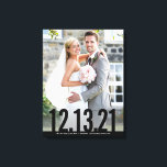 Toile DATE DE PHOTO DE MARIAGE mémoire gras type noir su<br><div class="desc">par kat massard >>> WWW.SIMPLYSWEETPAPERIE.COM <<< Quel hommage fabuleux à votre JOUR DE MARIAGE - personnalisé avec la date de votre mariage aussi ! CONSEIL :: 1. Pour redimensionner / repositionner le texte, cliquez sur le bouton "personnaliser". 2. Vous pouvez également ajouter votre propre texte ! Vous aimez le design,...</div>