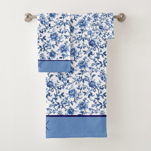 Toile de Chine florale bleue et blanche Monogramme (En situation)