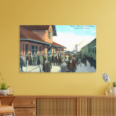 Toile Débarquement des passagers du train (Insitu(Salon))