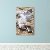 Toile Des pièces d'armes ennemies sont mises à la dispos (Insitu (Plancher de Bois))