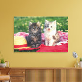 Toile Deux Chatons Assis Sur Une Couverture Rouge (Insitu(Salon))