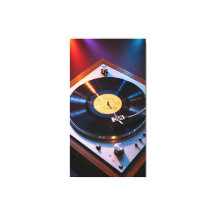 Disques vinyles vintage tournant sous une lumière