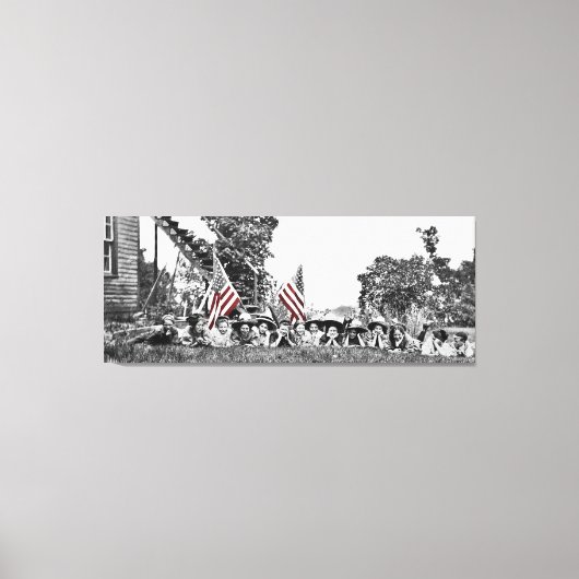 Toile Drapeau vintage féminin 1910 (Recto)