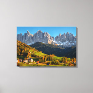 Toile Eglise et village avec paysage de montagnes
