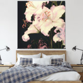 Toile Élégants lys blancs sur fond noir floral (Insitu(Chambre))