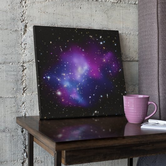 Toile emballée d'amas de galaxies pourpre
