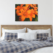 Toile enveloppée de lamelles orange (Insitu(Chambre))