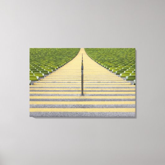 Toile Escalier du stade entre rangées de sièges verts (Recto)