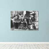 Toile Famille Eskimo en hiver Igloo Photographie (Insitu (Plancher de Bois))