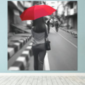 Toile Femme avec parapluie rouge noir et blanc (Insitu (Plancher de Bois))