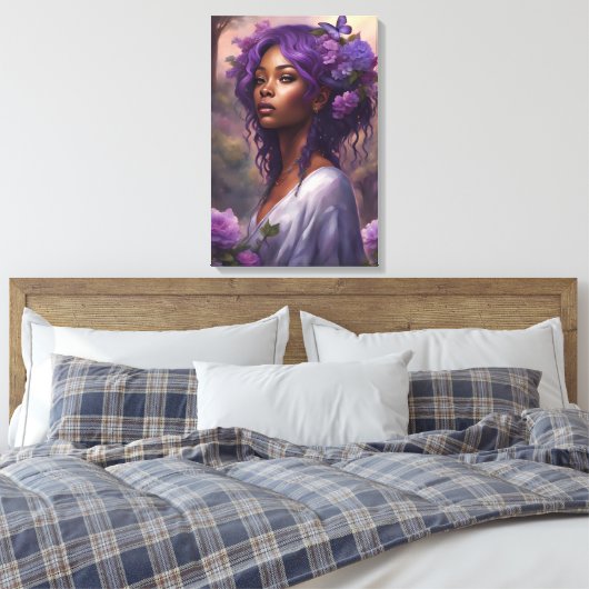 Toile Femme noire dans un jardin de fleurs violettes (Insitu(Chambre))