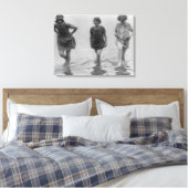 Toile Femmes marchant à Arlington Beach Photographie (Insitu(Chambre))