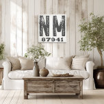Toile Ferme Russe State Code postal Nouveau-Mexique<br><div class="desc">Ce panneau rustique est une façon simple de montrer votre amour pour la maison. Le code postal peut être personnalisé avec n'importe quel code postal dans l'état. Fait un grand cadeau. Créé par Simply Farmhouse Press.</div>