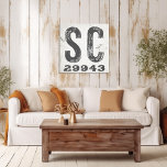 Toile Ferme Rustique State Code postal Caroline du Sud<br><div class="desc">Ce panneau rustique est une façon simple de montrer votre amour pour la maison. Le code postal peut être personnalisé avec n'importe quel code postal dans l'état. Fait un grand cadeau. Créé par Simply Farmhouse Press.</div>